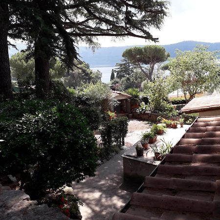 Bed&Breakfast "Fiorella" Sul Lago Кастель-Гандольфо Экстерьер фото