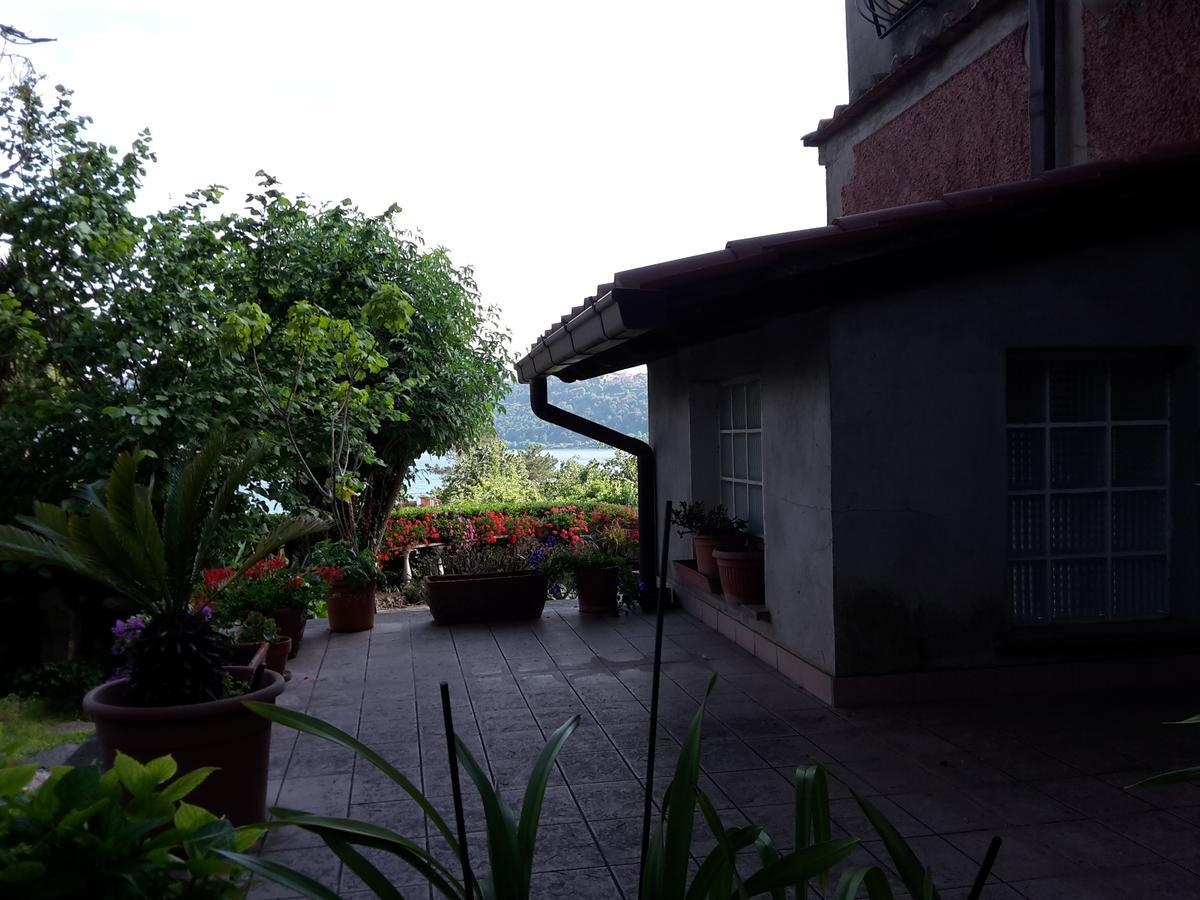 Bed&Breakfast "Fiorella" Sul Lago Кастель-Гандольфо Экстерьер фото